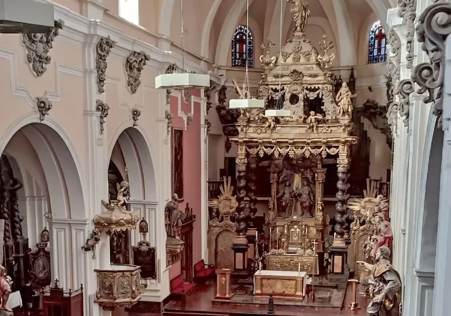interior-iglesia-evacuacion-zaragoza