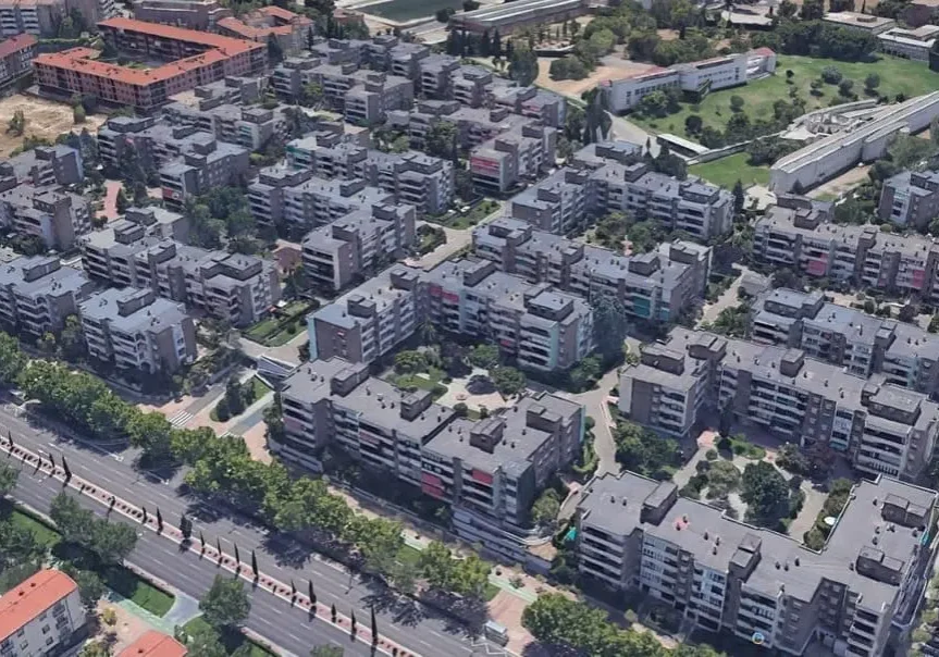 Obras de rehabilitación energética y mejora de fachadas en la Urbanización Parque Hispanidad, Zaragoza.